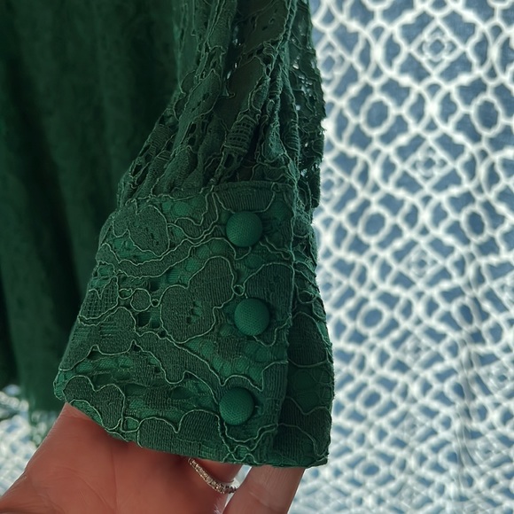 Alexia Admor long sleeved green lace dress. NWT. Size 8 - Picture 6 of 9